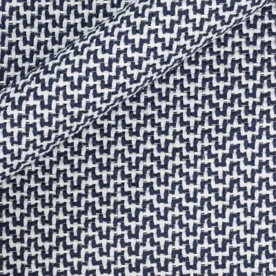 Yarn-dyed with geometric pattern